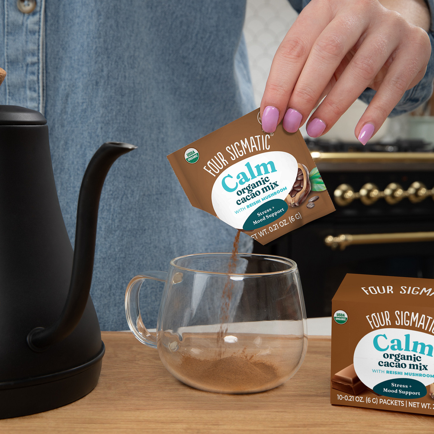 calm-cacao-packets-i5 calm-cocoa-ss-lifestyle-2026_1.png