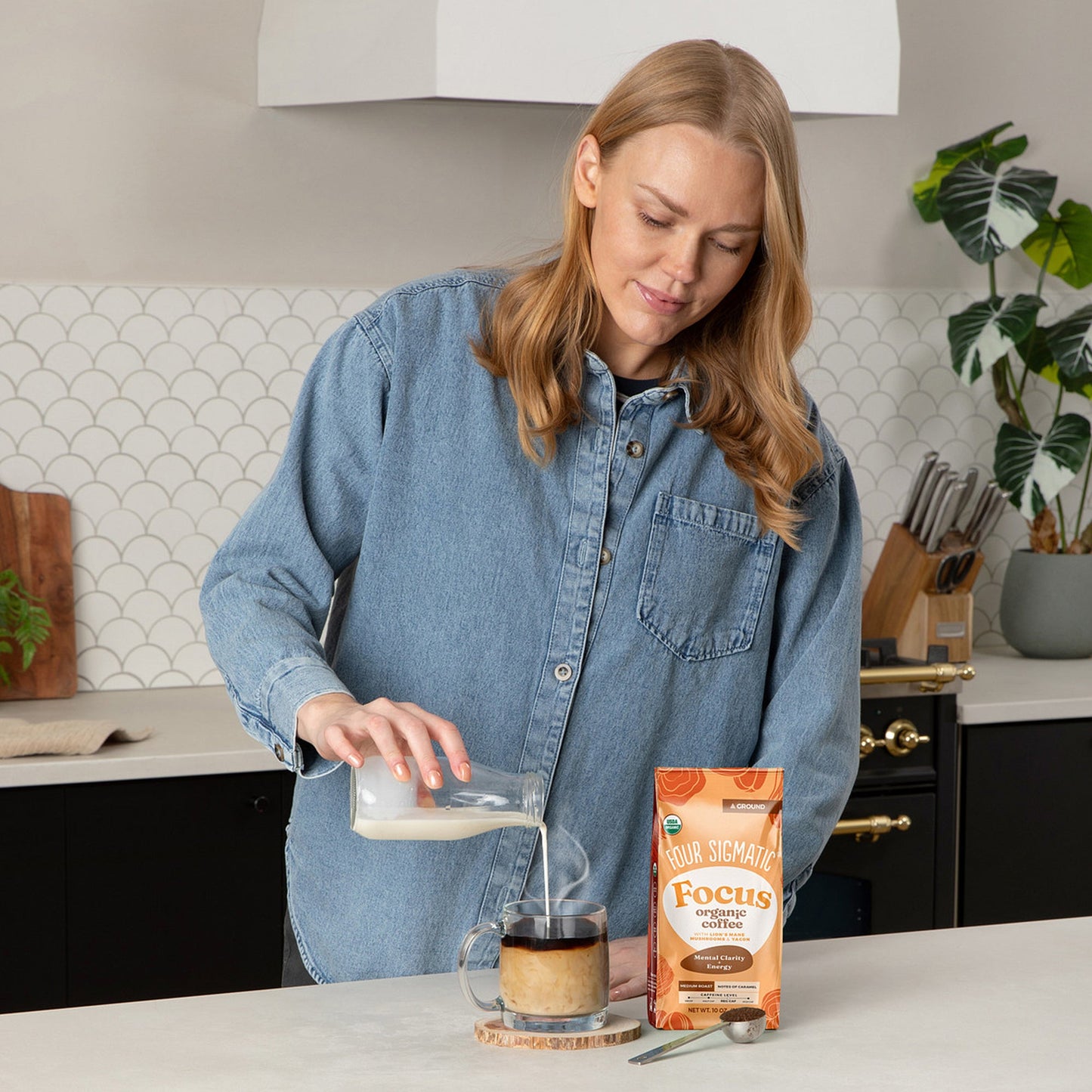focus-ground-coffee-medium-f1 focus-ground-medium-lifestyle2.jpg